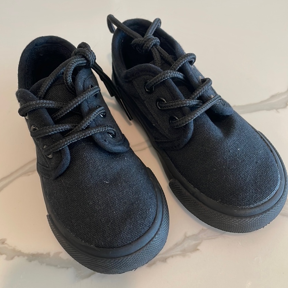 Toddler black shoes Size 8